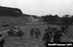 Чехословашки военнослужещи на обучение в „Миловице“ през 1938 г.