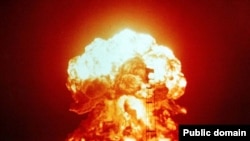 «سناريوی آخرالزمان» برای خاورميانه يا هر آنچه که خاورميانه را به پايان جهان می رساند ... اين توصيفاتی است که يک مقام ارشد اسراييلی برای هسته ای شدن خاورميانه به کار برده است.