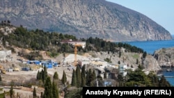 Будівельний майданчик біля гори Аю-Даг під Гурзуфом. Архівне фото