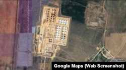 Нефтебаза комбината «Гвардейский» у села Карьерное Сакского района Крыма. Скриншот спутниковой карты Google