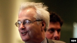 ويتالی چورکين سفير روسيه در سازمان ملل روز چهارشنبه پس از پايان گفت و گوهای ديپلمات های شش کشور گفت مسکو با ممنوعيت مسافرت و ويزا برای شرکت ها و افرادی که دست اندر کار برنامه های هسته ای ايران هستند، مخالف است