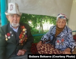 Эргеш Темиркулов и его супруга Кайриниса Темиркулова.