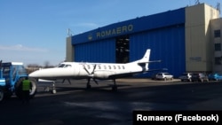 Un avion iese din hangarul Romaero, după lucrări de reparații și mentenanță, în 2018. Roamaero se află și azi în insolvență. 