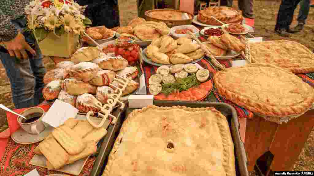 Köbete, loqum ve qubabiyeler - qaraylarnıñ ananeviy yemekleri
