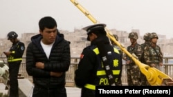 Шинжаңдын Кашкар шаарындагы текшерүү, 24-март 2017-жыл. 