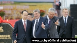 Данияр Усенов – Даниил Урицкий третий справа. Источник издание Tut.by. Фото опубликовано 27.07.2018 года.