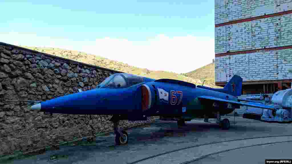 Палубний літак