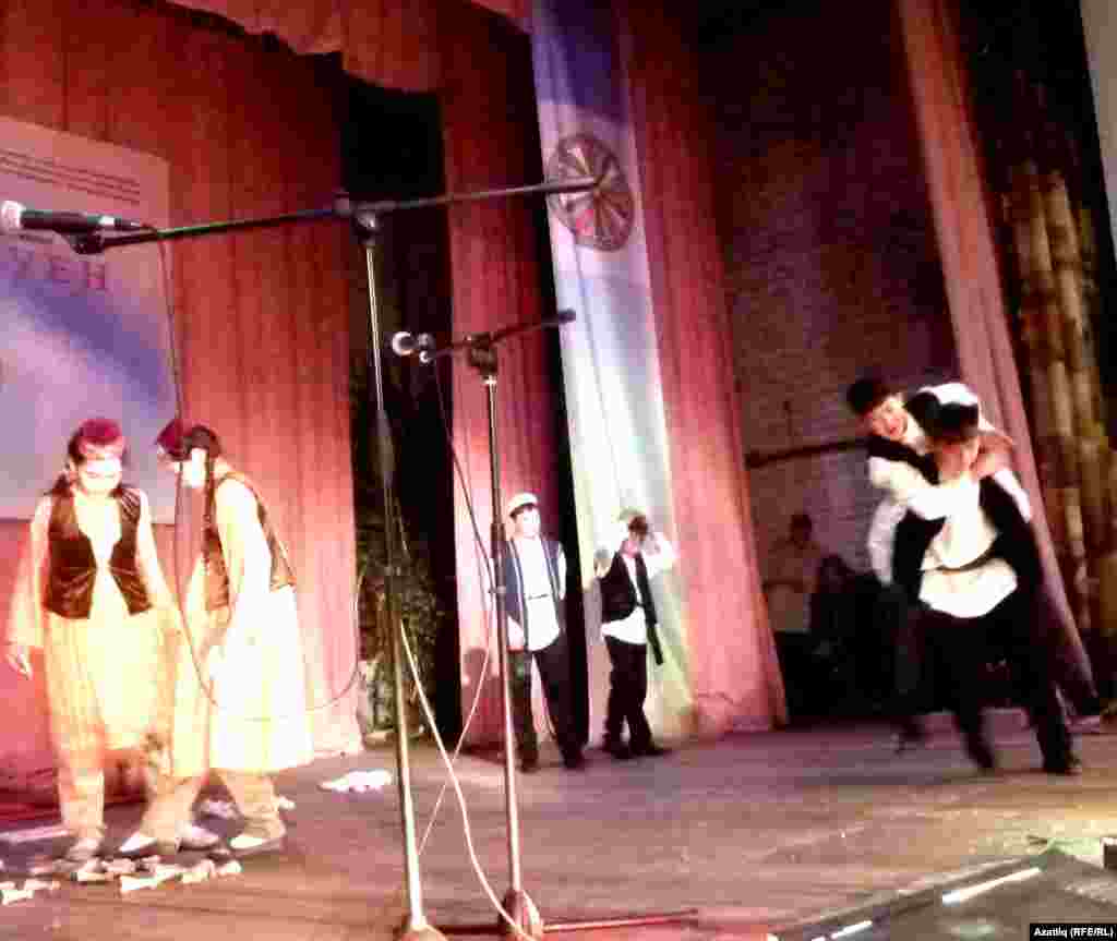 "Наза" коллективы чыгышы