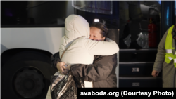 Сустрэча вывезеных з Беларусі праз Украіну у Польшчу палітзняволеных. Варшава, 18 снежня 2025