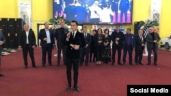 Жалил Атамбаевдин уулунун тоюнан тартылган сүрөт.