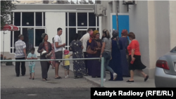 Очередь перед продуктовым магазином, Ашхабад