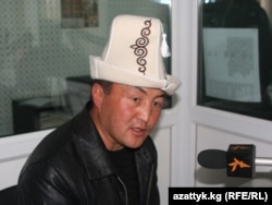 Акын Мамасалы Сатаров - Тажикстандын Мургап районунан болот. 2010-жылдын 16-декабры.