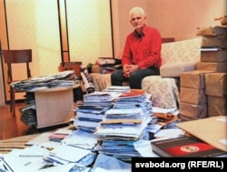 Алесь Бяляцкі. 2018 год. Лісты, якія ён атрымаў педчас зьняволеньня сталі асновай кнігі «Лісты салідарнасьці»