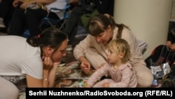 19-июлга караган түнү Орусия Украинанын онго жакын шаарларын жана шаарларын 380ге жакын учкучсуз учактар менен канаттуу жана баллистикалык ракеталар менен аткылаган.