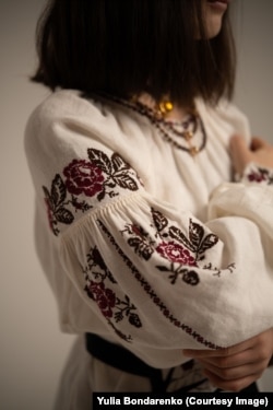 Відтворена сорочка, яку зберігали на Лівобережжі Херсонщини