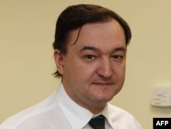 Fotografie din 2006 cu Serghei Magnițki. El a murit în detenție, în 2009, după ce a fost bătut de gardieni și i s-a refuzat accesul la tratament.