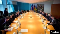 14 декабря Владимир Зеленский сообщил о начале встречи с американской делегацией в Берлине