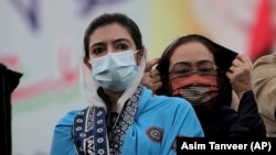 اصفه بوټو زرداري د ملتان جلسه کې وینا کوي