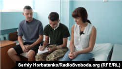 У лікарні з братом Євгеном та дружиною Вікторією