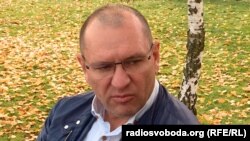Правоохоронці не називають імені затриманого, але обставини та повідомлення в медіа вказують на парламентаря від «Слуги народу» Євгенія Шевченка