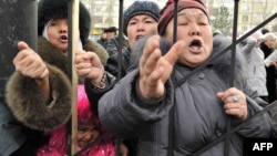 Үч депутаттын тарапкерлеринин митинги, 25-январь, 2013-жыл