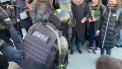 Rreth 2,000 protestues të arrestuar në Rusi