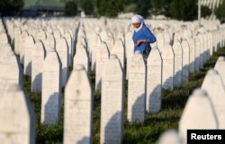 Могілкі ў Срэбраніцы