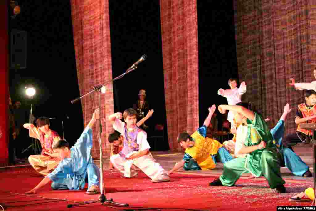 Выступление учеников школы ушу Центра "Сейтек".&nbsp;