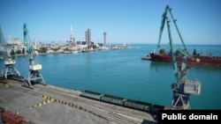 Причалы «Батумского морского порта». Фото АО «КазТрансОйл»  
