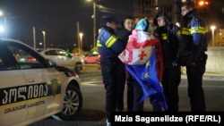 საიას ცნობით, ბოლო ერთ წელიწადში დემონსტრანტებისთვის დაკისრებული ჯარიმების რაოდენობა ნახევარ მილიონს აჭარბებს. 