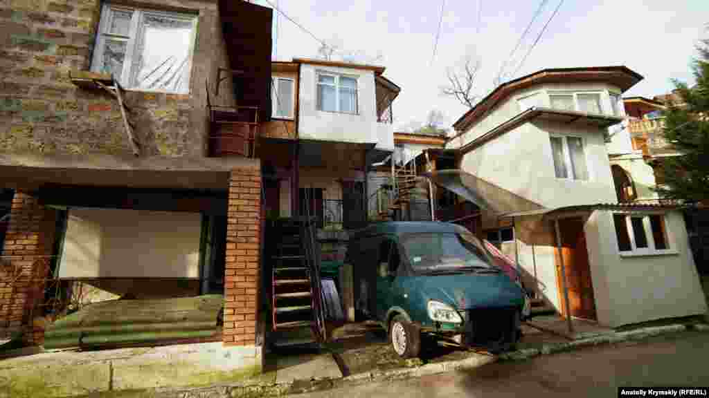 Kurort yeri olğan Forosnıñ azbarlarından birisi