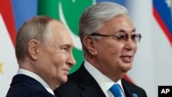 Президент России Владимир Путин и президент Казахстана Касым-Жомарт Токаев на саммите СНГ. Ленинградская область России, декабрь 2024 года