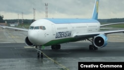 Самолет "Узбекских авиалиний". Иллюстративное фото