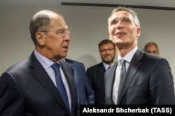 Сложные переговоры: Сергей Лавров (слева) и Йенс Столтенберг