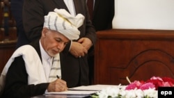 هفته پیش توافقنامه صلح میان محمد اشرف غنی رئیسی جمهور افغانستان و گلبدین حکمتیار رهبر حزب اسلامی امضا شد.