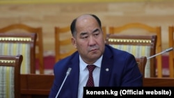 Каныбек Исаков.