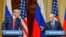 Дональд Трамп и Владимир Путин на саммите в Хельсинки, 16 июля 2018 года