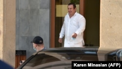 «Բարգավաճ Հայաստան» կուսակցության նախագահ Գագիկ Ծառուկյանը դատարանից դուրս գալիս, արխիվ