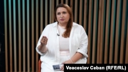 Judecătoarea Livia Mitrofan în studioul Europei Libere Moldova