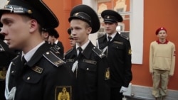 Putinin 'gənclər ordusu': Rusiya məktəblərində təbliğata qurban gedən uşaqlar