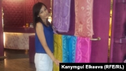 Вьетнамга келин болгон Чынара Абдыкадырова өз чөйрөсүнө стилист, дизайнер катары таанымал.
