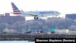 «Боинг 737 MAX 8» үлгүсүндөгү учак. 