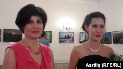 Флорида Иркина (с) һәм Динә Хөсәенова