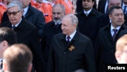 Премьер-министр Армении Никол Пашинян на московском военном параде, 9 мая 2023 г․