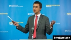 Омелян: Маріупольський порт був змушений перейти на чотириденний робочий тиждень