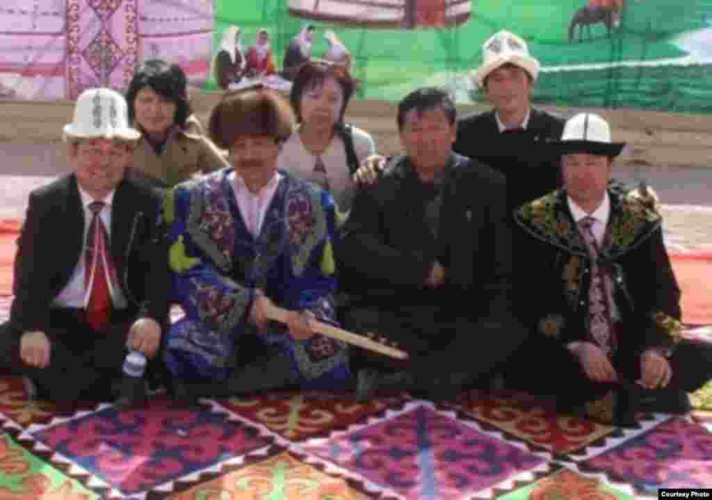 &laquo;Манас" ансамблинин өнөрпоздору