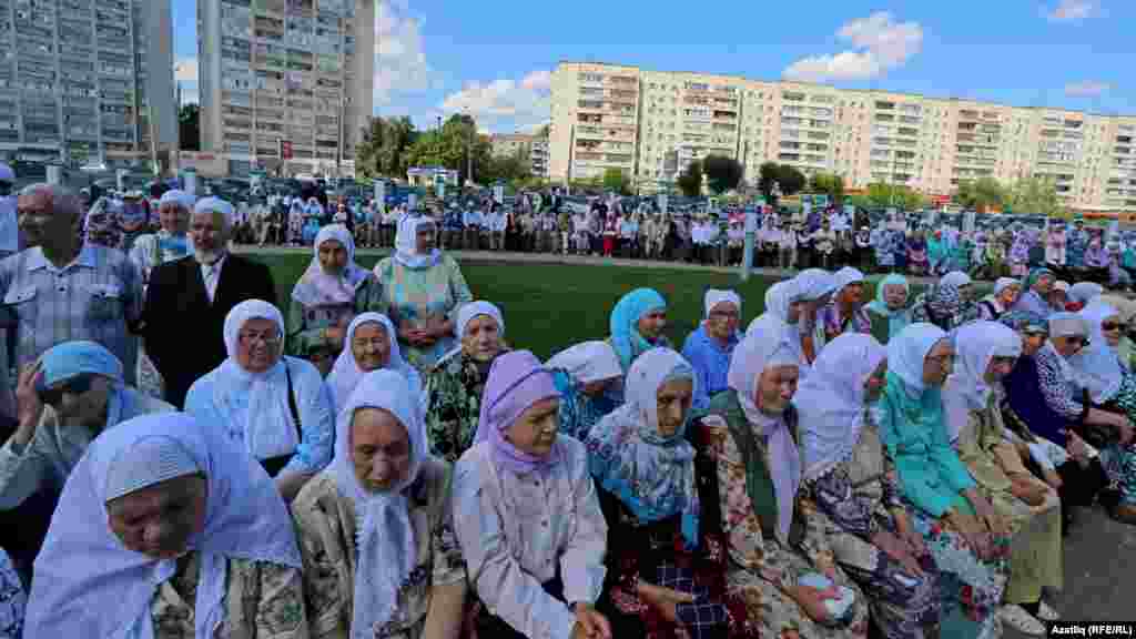 "Ярдәм" мәчете ачылышына йөзләгән кеше килде