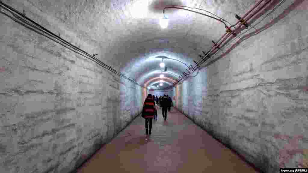 У горі є потерни &ndash; підземні проходи, посилені залізобетонними конструкціями