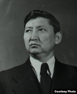 Исхак Раззаков.