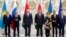 Слева направо: президенты Казахстана, России, Беларуси, Украины, верховный представитель Евросоюза по внешней политике Кэтрин Эштон (третья справа). Минск, 26 августа 2014 года.
